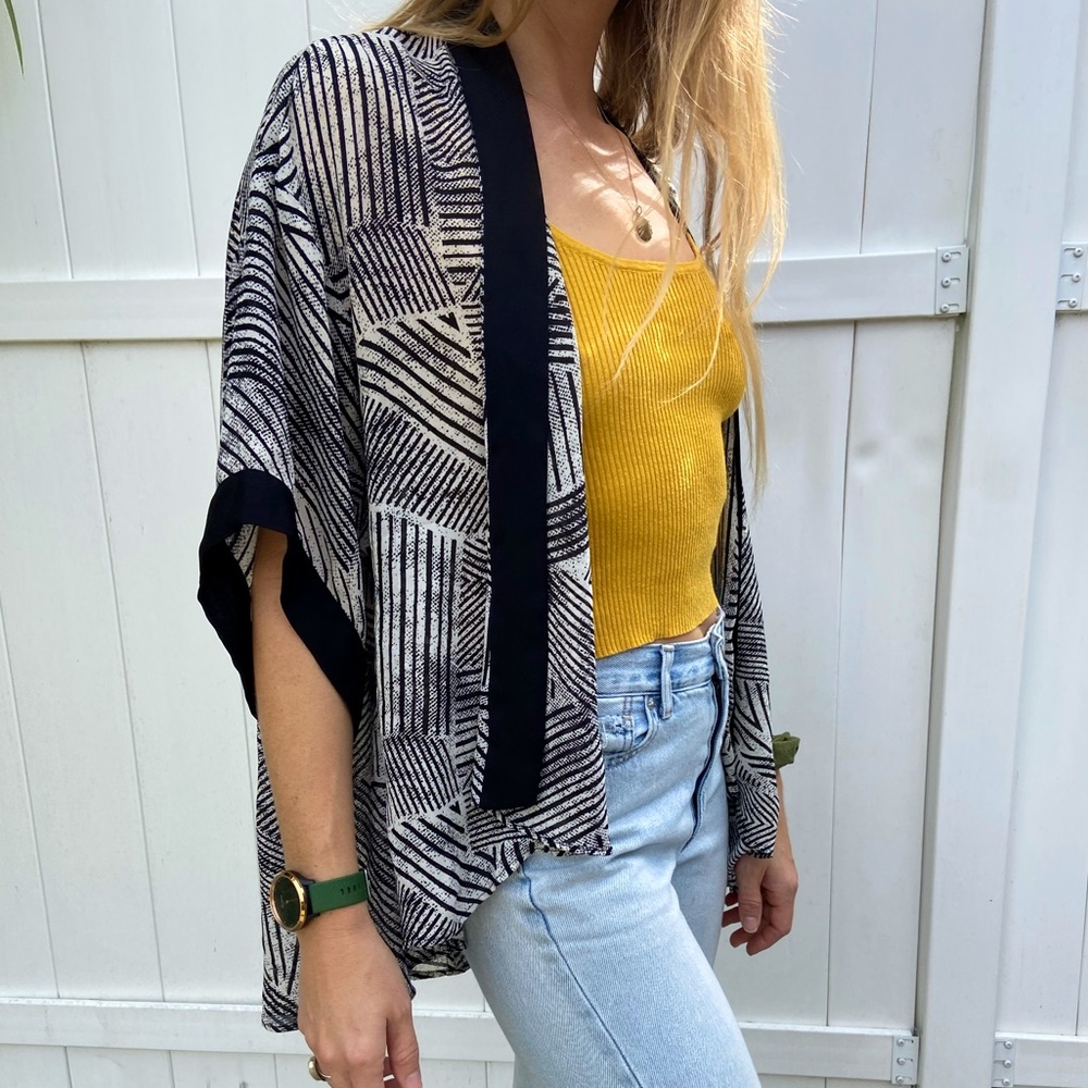 Silence and noise kimono